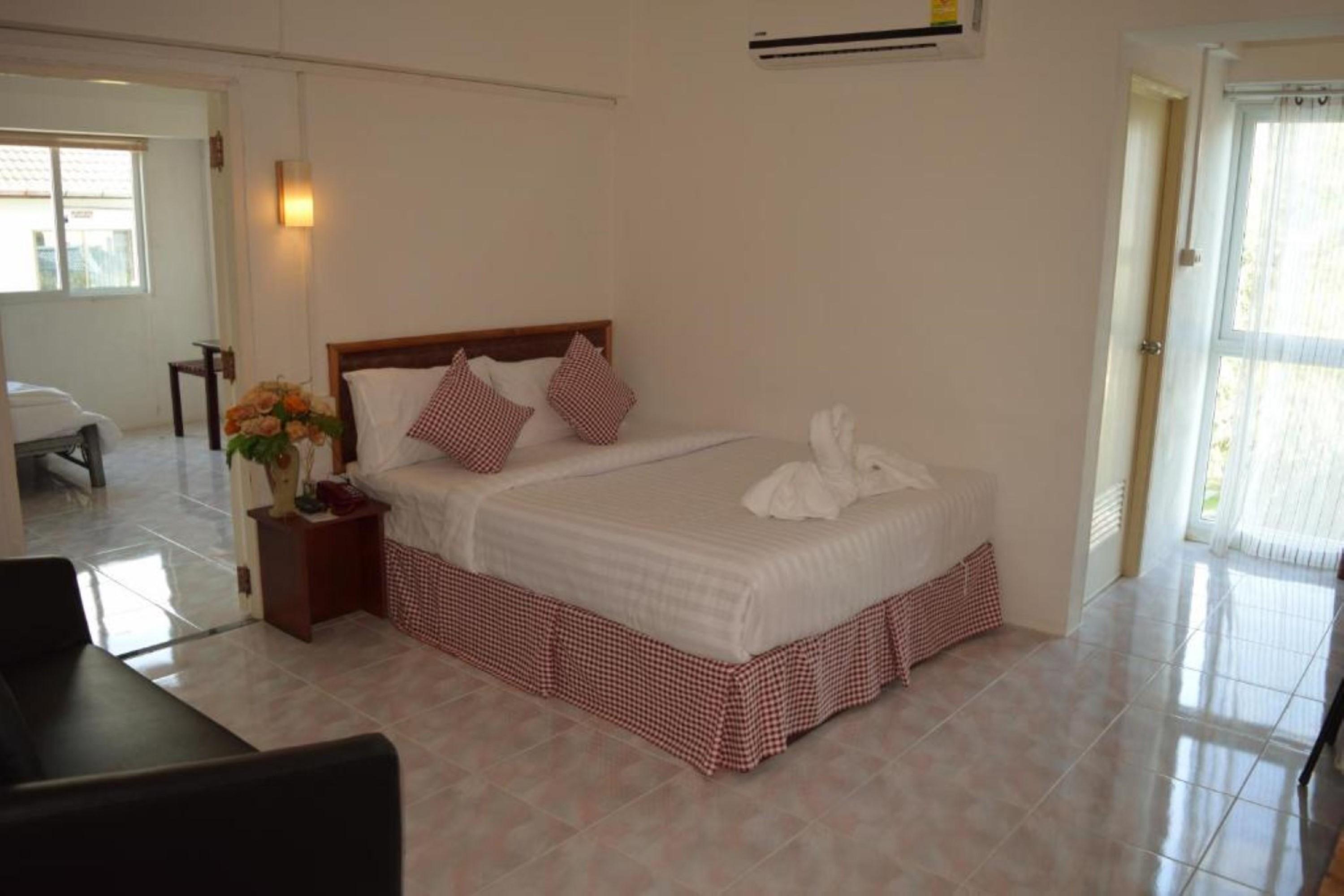 Hotel De Ratt Phuket Kültér fotó