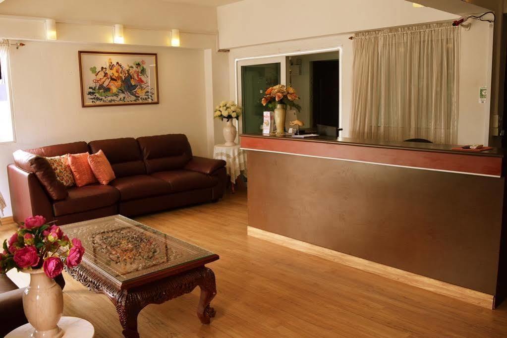 Hotel De Ratt Phuket Kültér fotó