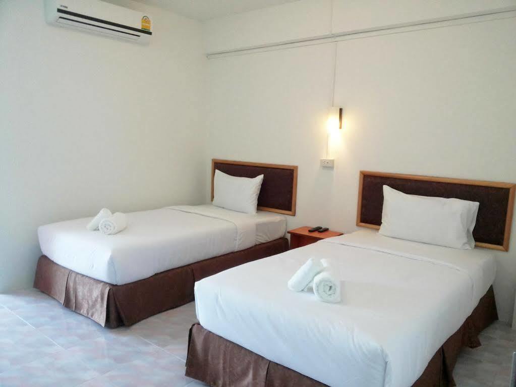 Hotel De Ratt Phuket Kültér fotó