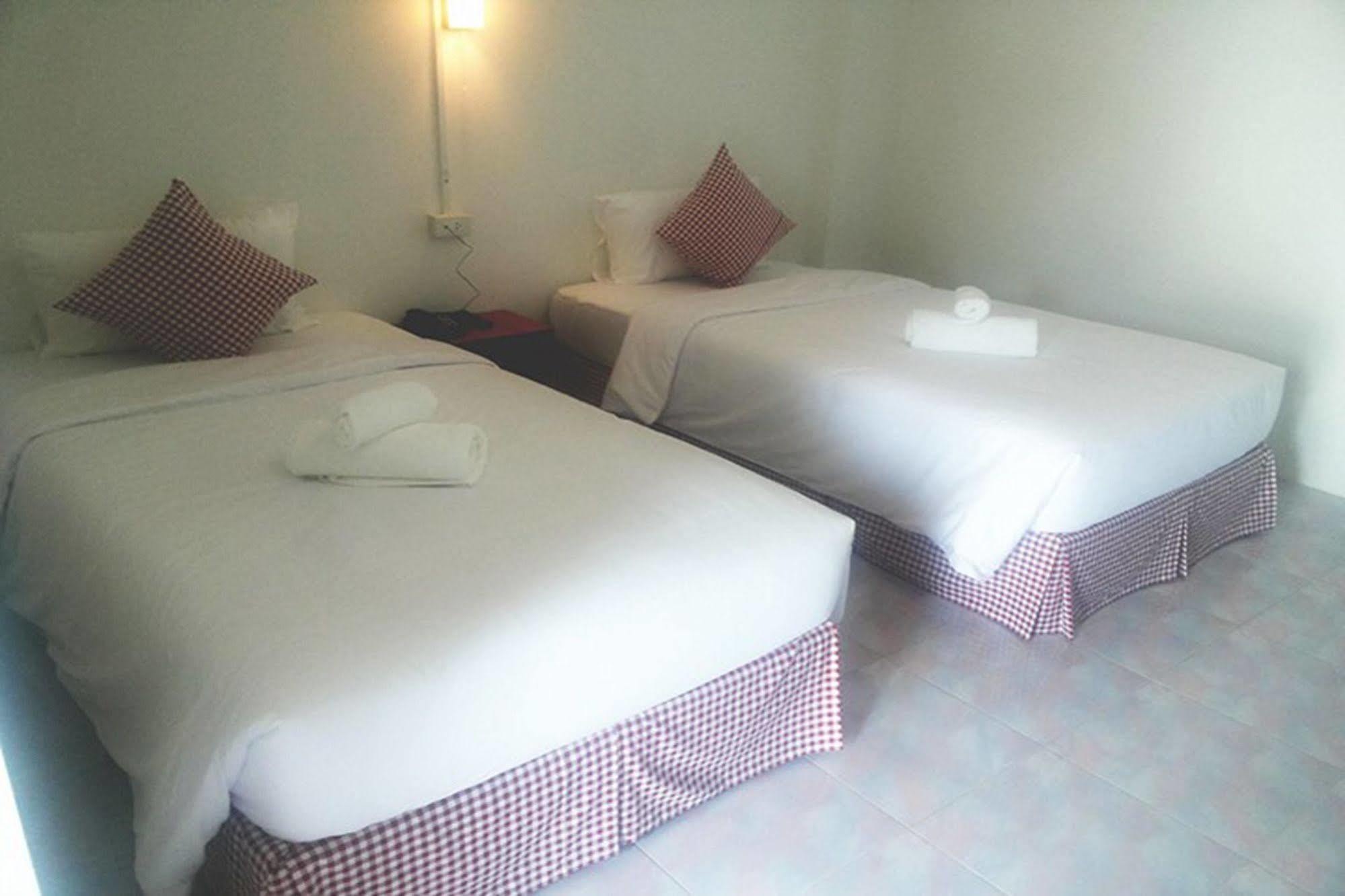Hotel De Ratt Phuket Kültér fotó