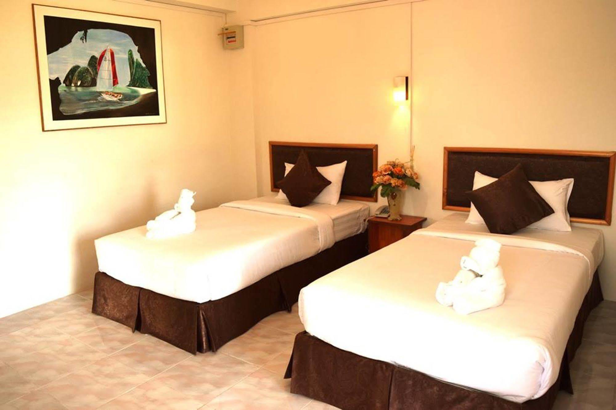 Hotel De Ratt Phuket Kültér fotó