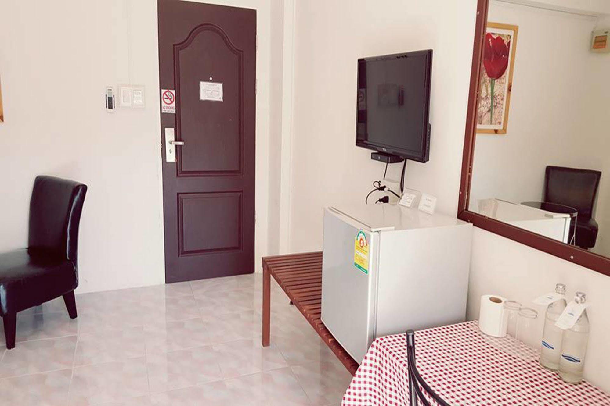 Hotel De Ratt Phuket Kültér fotó