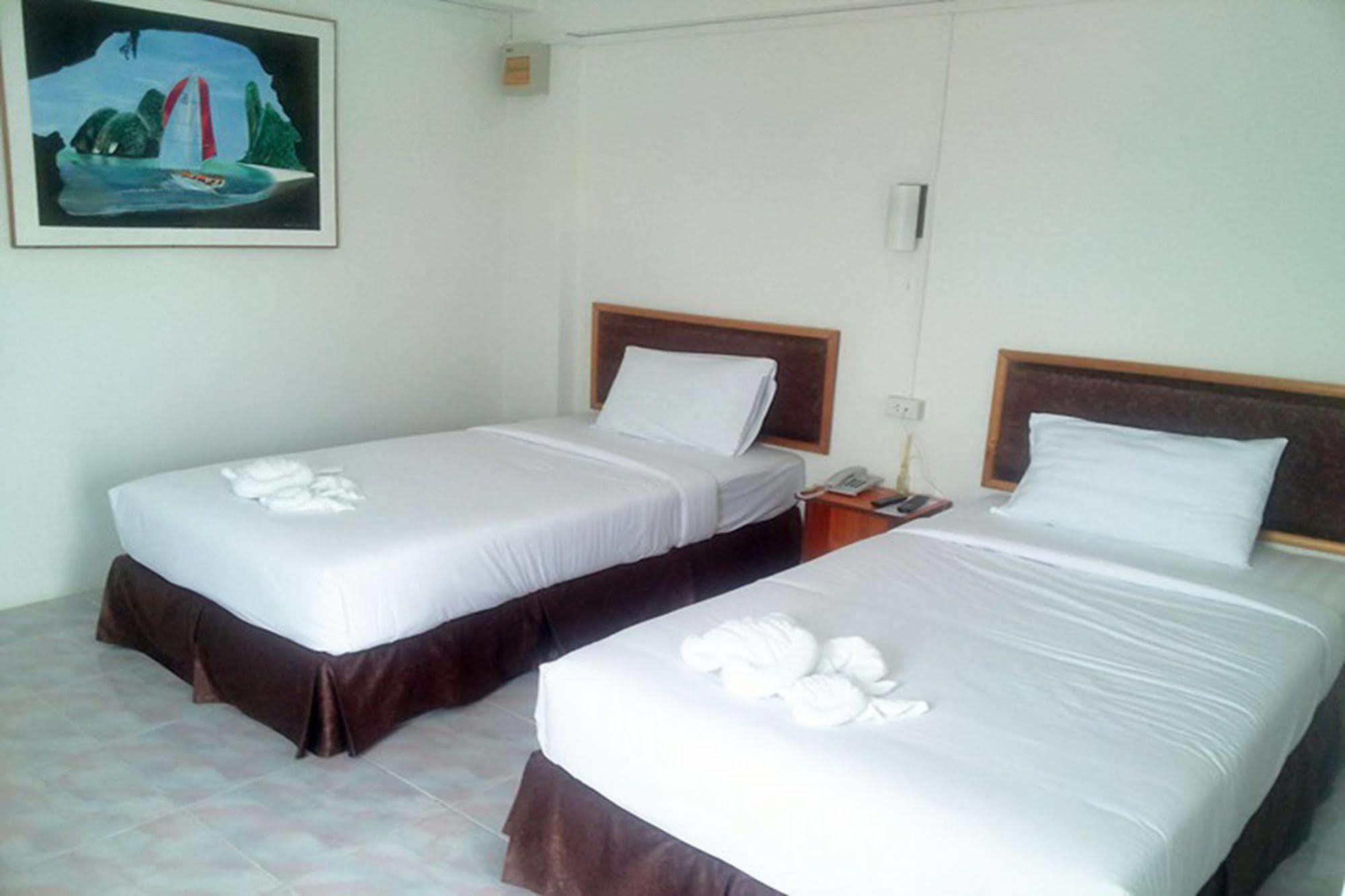 Hotel De Ratt Phuket Kültér fotó